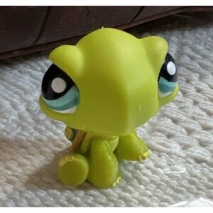 Littlest Pet Shop # 031 Sitting Turtle Green Aqua Eyes LPS Hasbro 2006‎